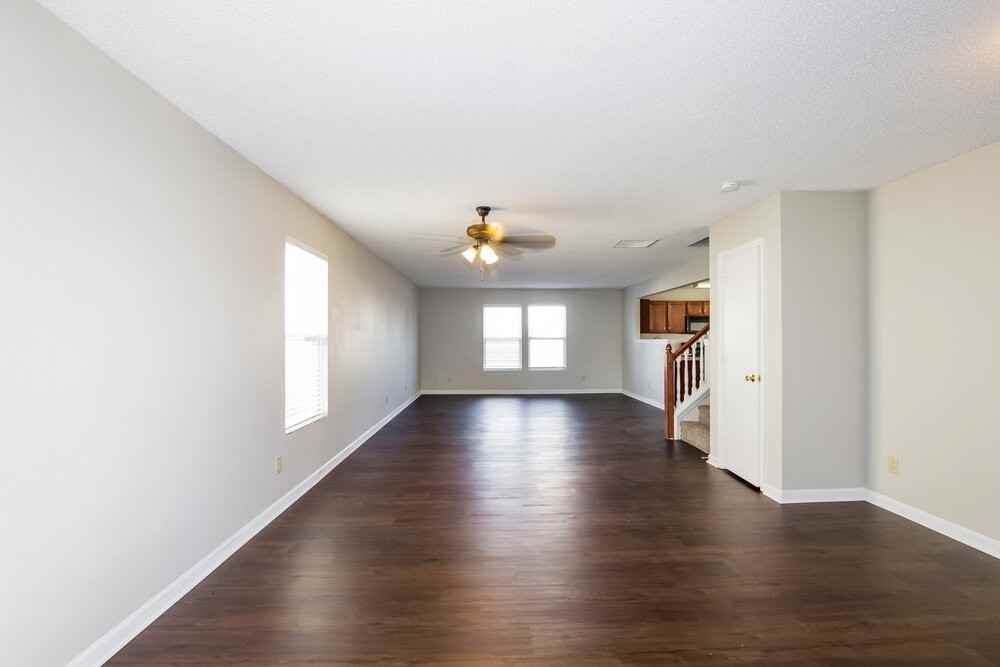 841 Chastain Ave - Photo 2 of 17