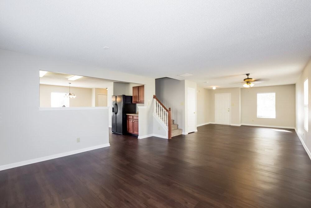 841 Chastain Ave - Photo 3 of 17