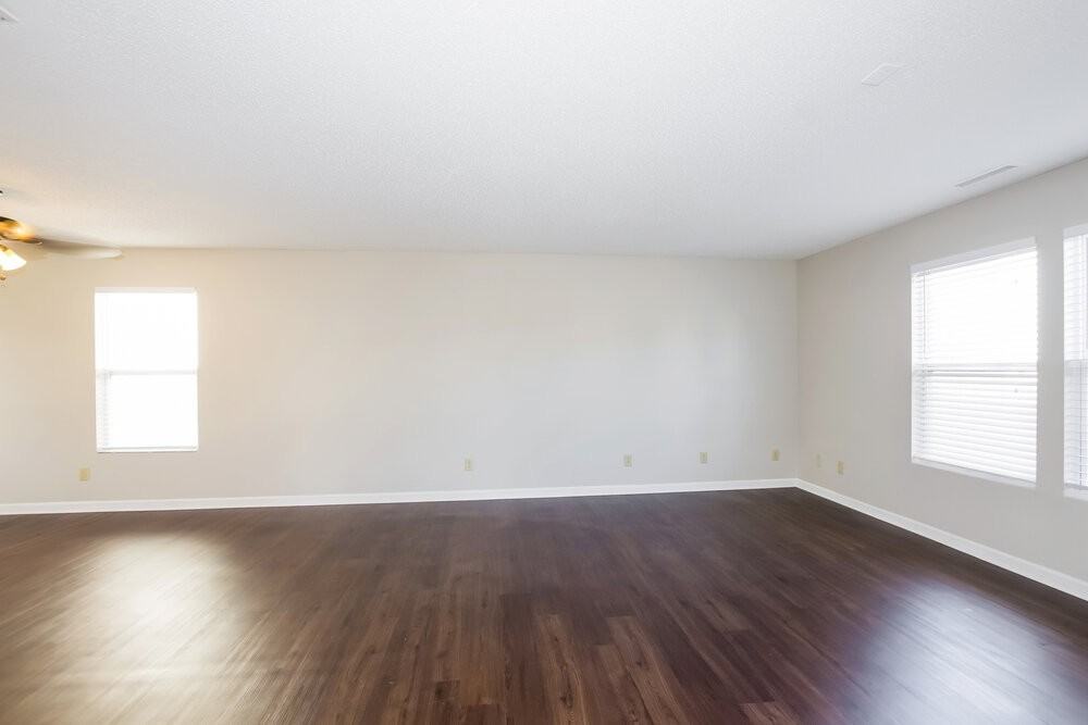 841 Chastain Ave - Photo 4 of 17