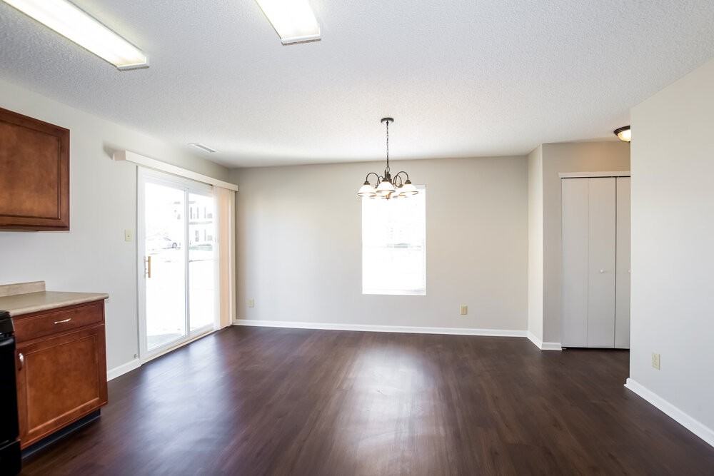 841 Chastain Ave - Photo 5 of 17