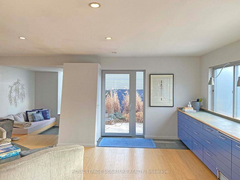 623 Wellington Street West #Main - Photo 4 of 14