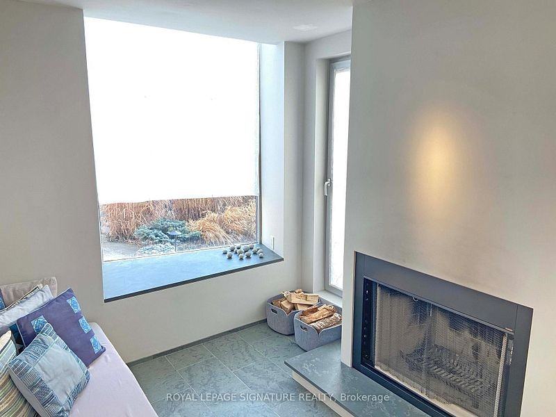 623 Wellington Street West #Main - Photo 7 of 14