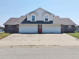 featured image of 1101 Nw Willow Dr