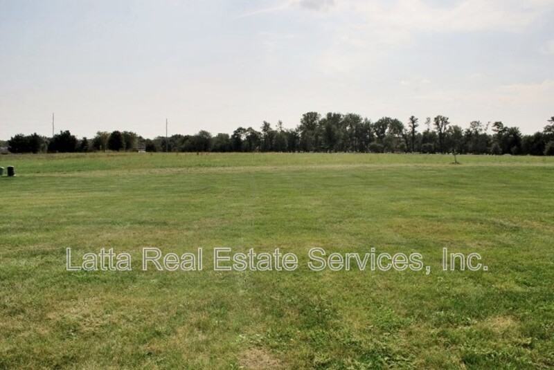1101 Nw Willow Dr - Photo 3 of 13