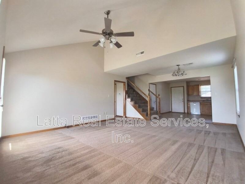 1101 Nw Willow Dr - Photo 4 of 13