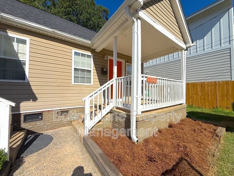 1823 Union St - Photo 2 of 12