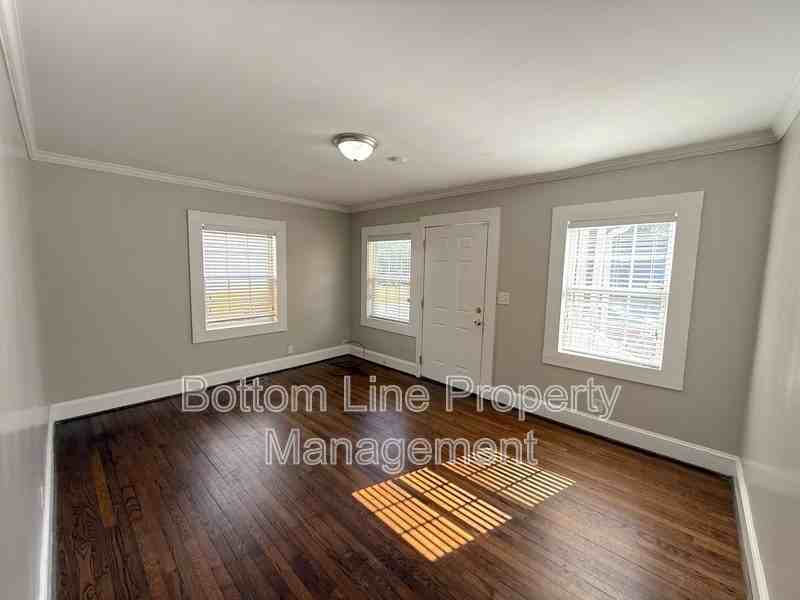 1823 Union St - Photo 3 of 12
