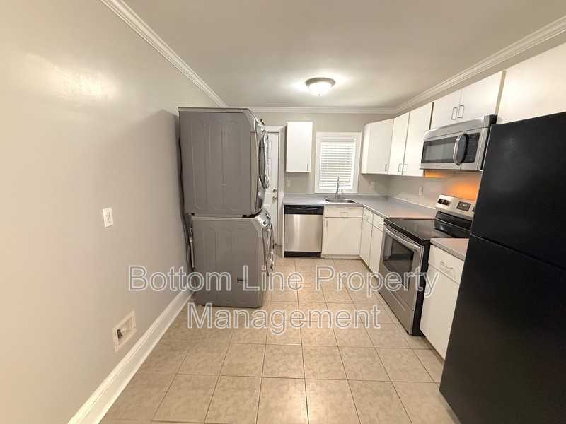 1823 Union St - Photo 5 of 12