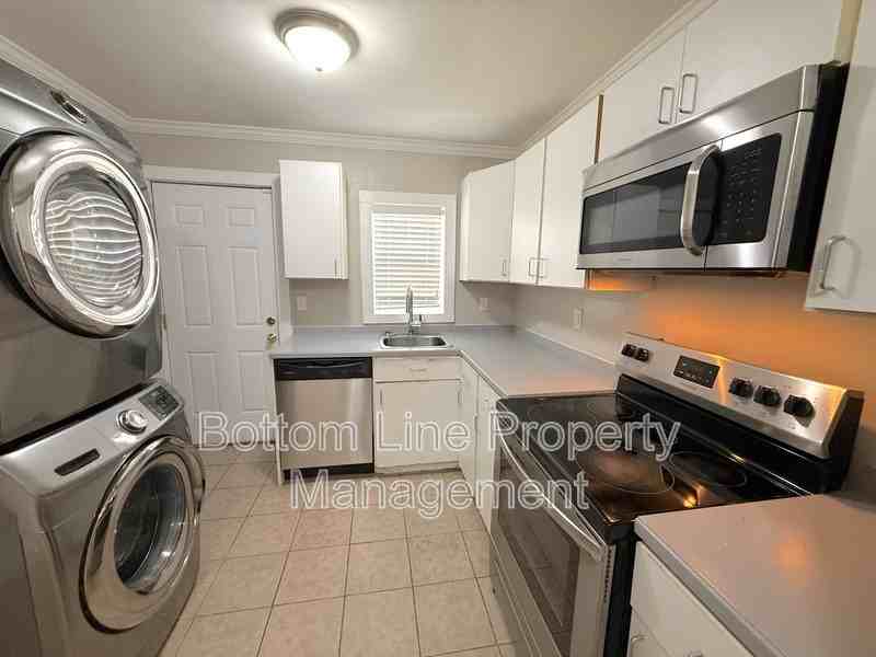 1823 Union St - Photo 6 of 12