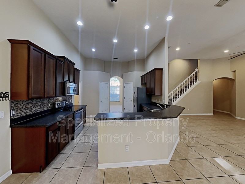 3465 Bromfield Dr - Photo 4 of 21