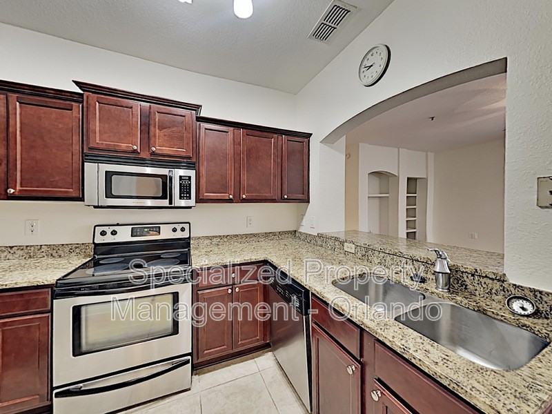 1325 Rotonda Pt #101 - Photo 7 of 18