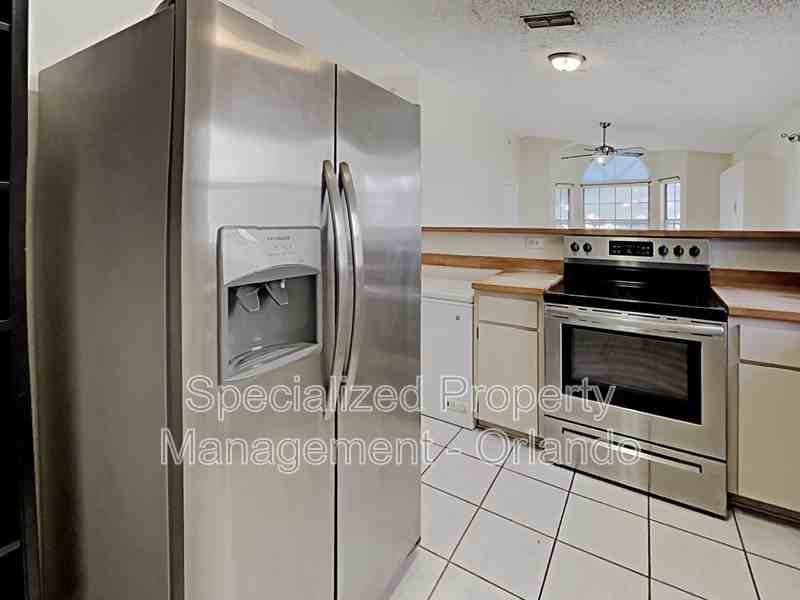 1603 Winter Green Blvd - Photo 5 of 18