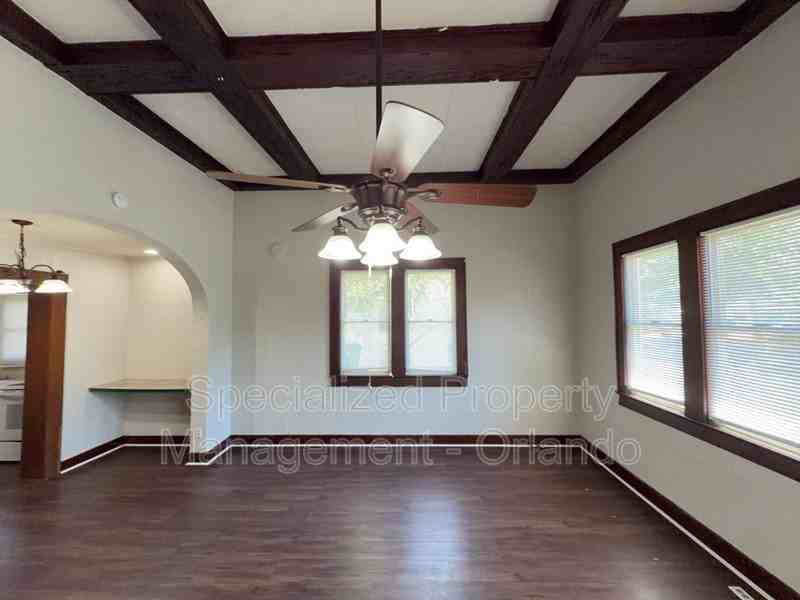 314 S Boyd St - Photo 2 of 14