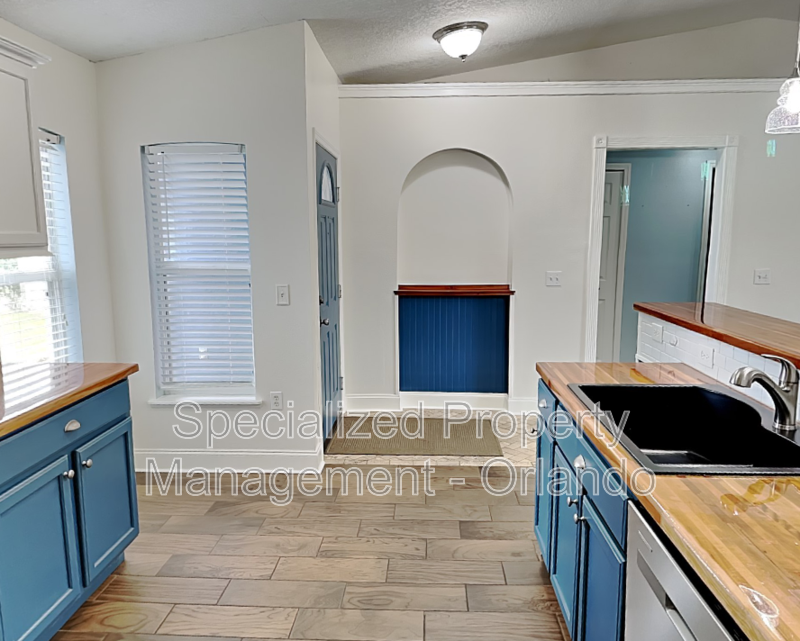 3512 Stonefield Dr - Photo 4 of 19