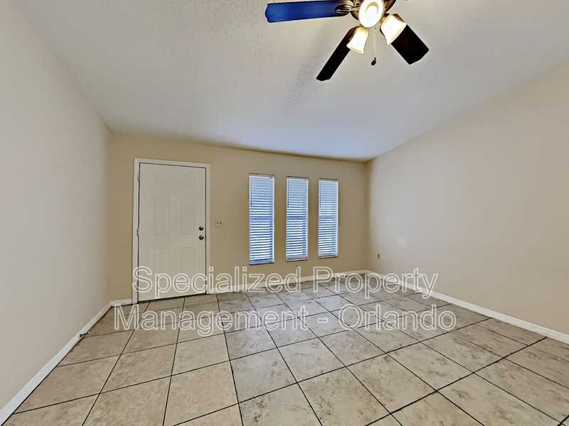 32827 Blossom Ln - Photo 2 of 10