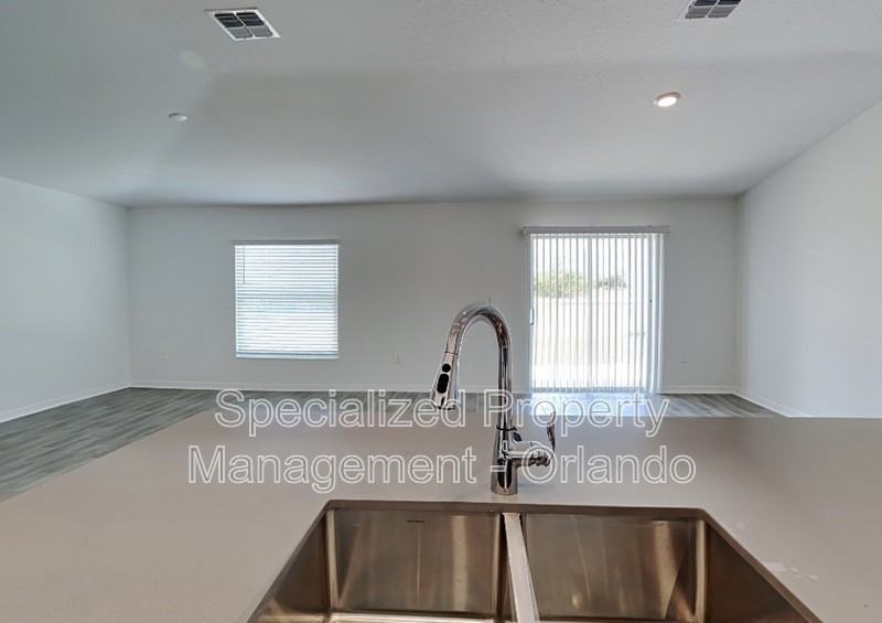 301 Piave St - Photo 5 of 24