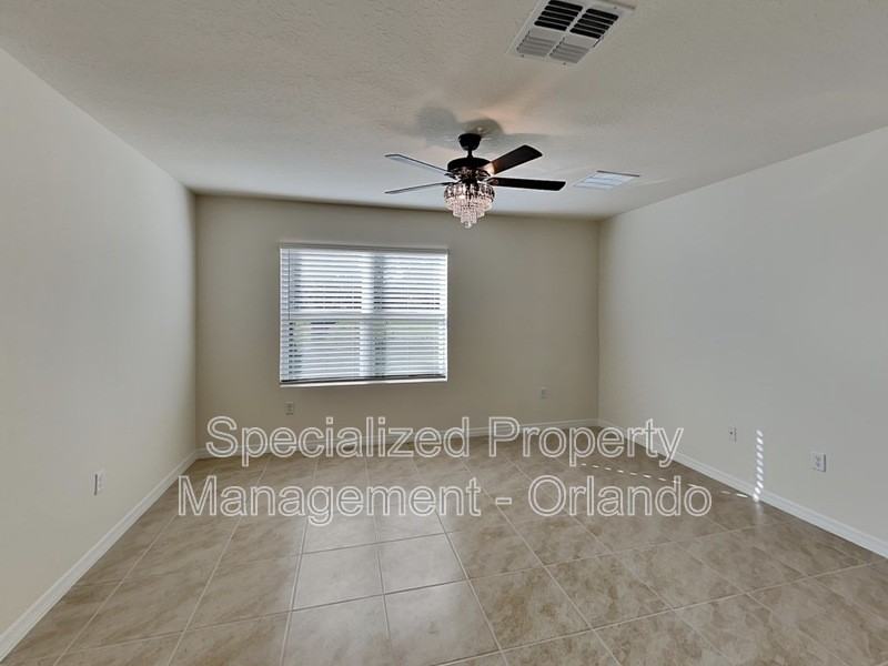 1004 Brooklet Dr - Photo 4 of 17