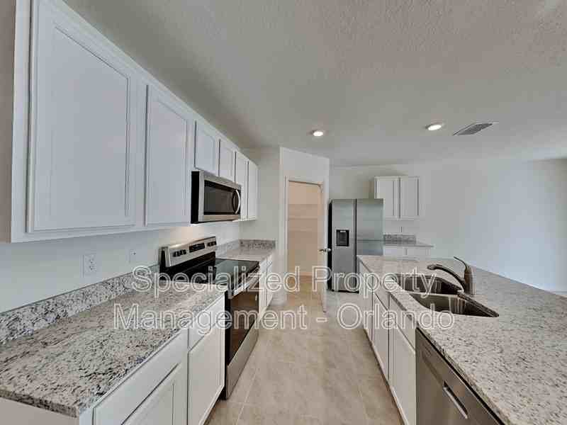 1004 Brooklet Dr - Photo 5 of 17