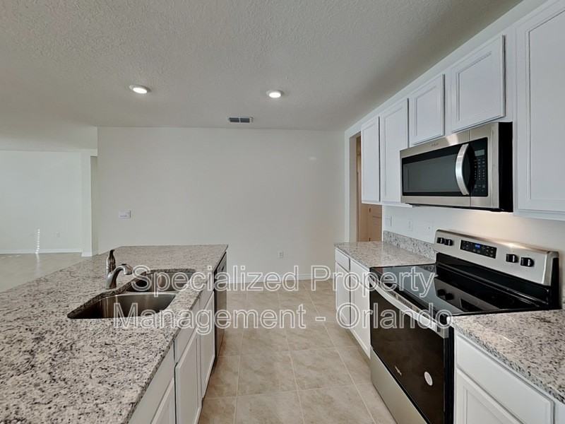 1004 Brooklet Dr - Photo 6 of 17
