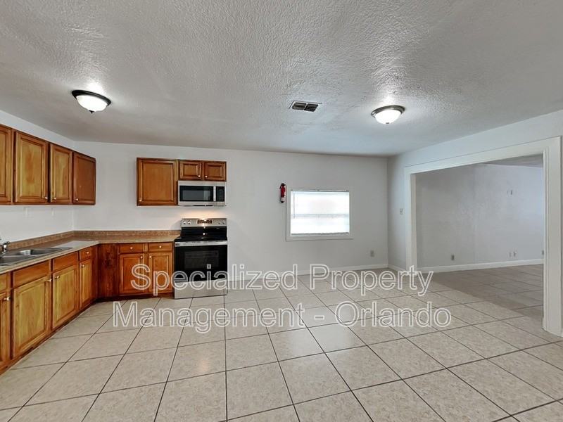 101 Samuel St - Photo 7 of 22