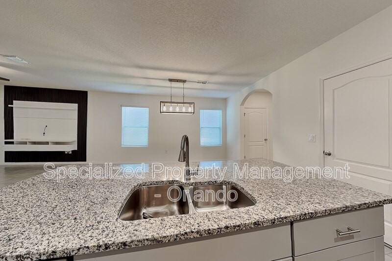 230 Meghan Cir - Photo 4 of 27