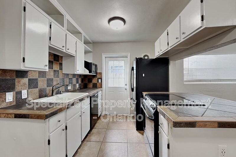 313 S Lawsona Blvd - Photo 2 of 22