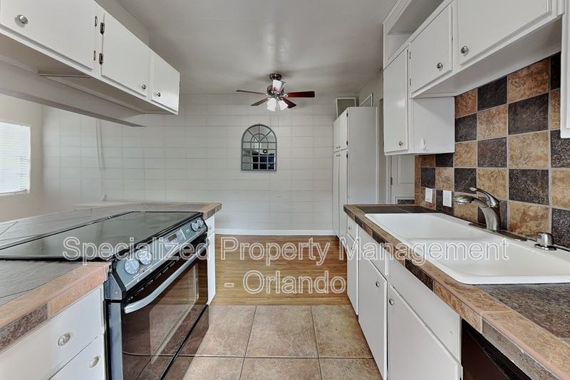 313 S Lawsona Blvd - Photo 3 of 22