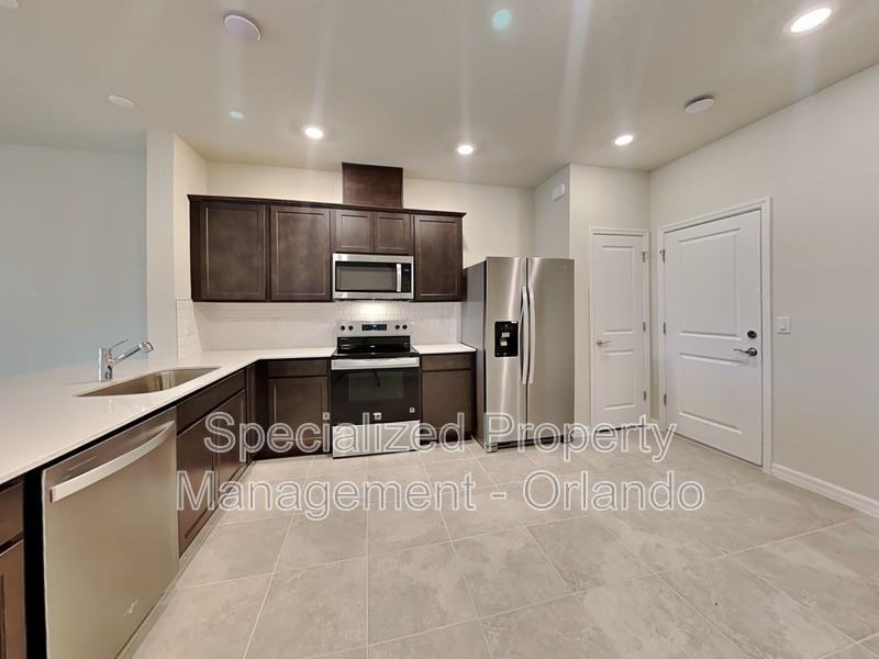 3117 Emerald Acres Ln - Photo 3 of 23