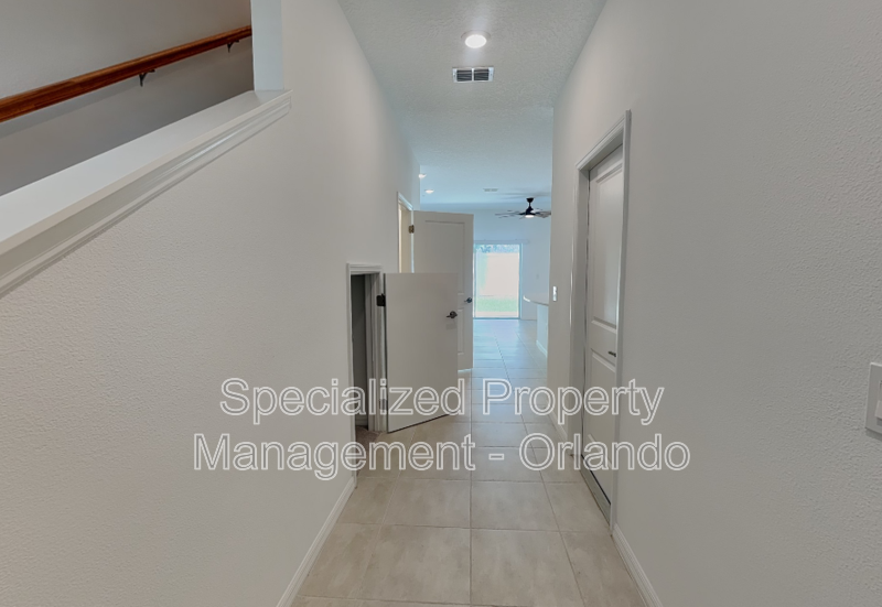 4830 Revolutionary Way - Photo 2 of 28