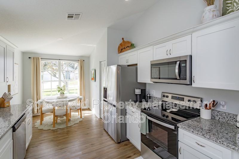2532 Ventura Cir - Photo 3 of 34