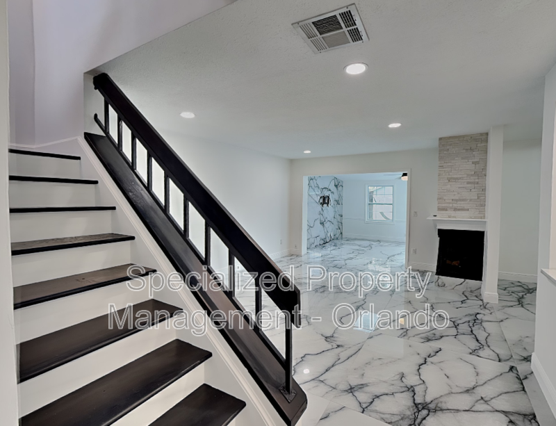 8212 Citrus Chase Dr - Photo 3 of 33