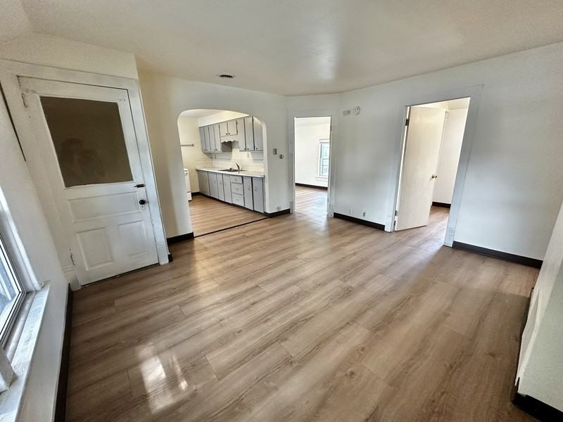 725 W 9th Ave - Photo 6 of 24