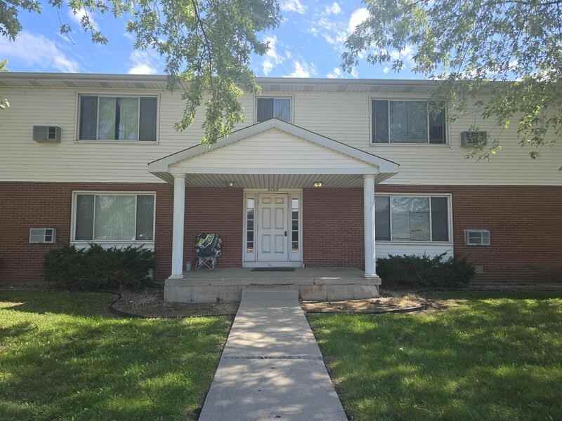 2108 Marathon Ave - Photo 2 of 14