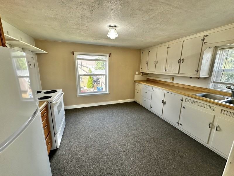 610 Church Ave - Photo 3 of 17