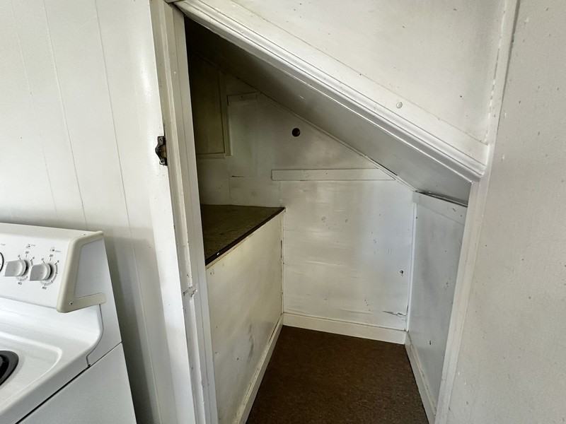 610 Church Ave - Photo 6 of 17