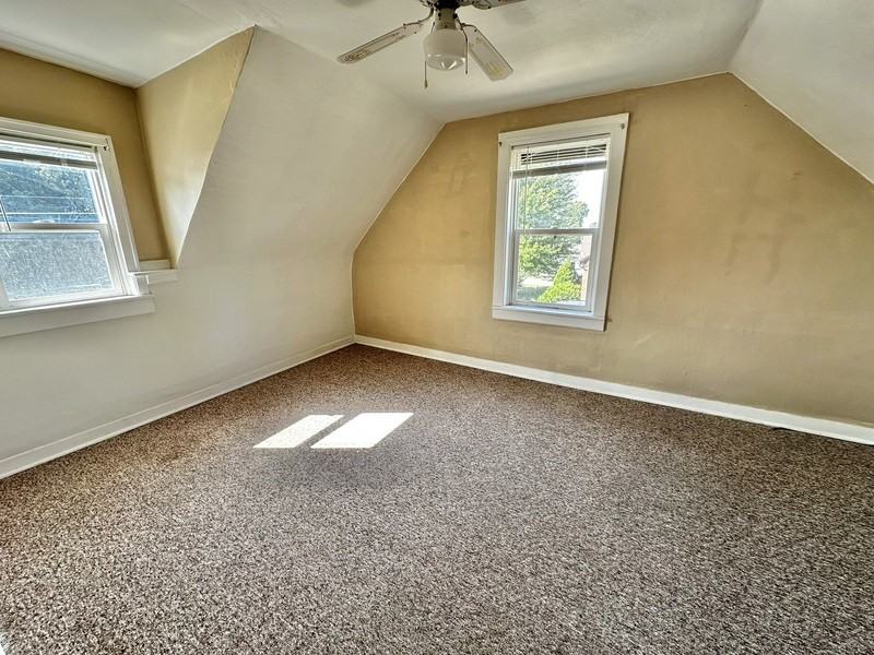 610 Church Ave - Photo 7 of 17