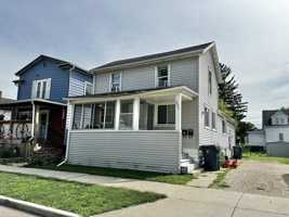featured image of 220 6th St