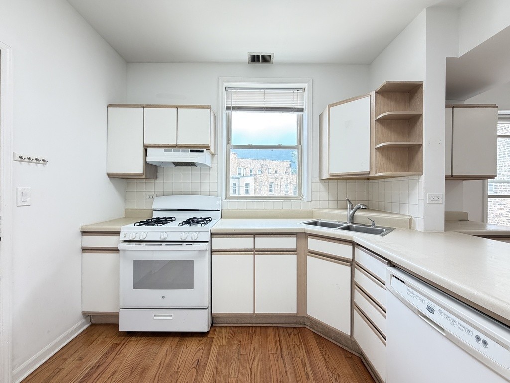 5783 N Ridge Ave #2 - Photo 4 of 21