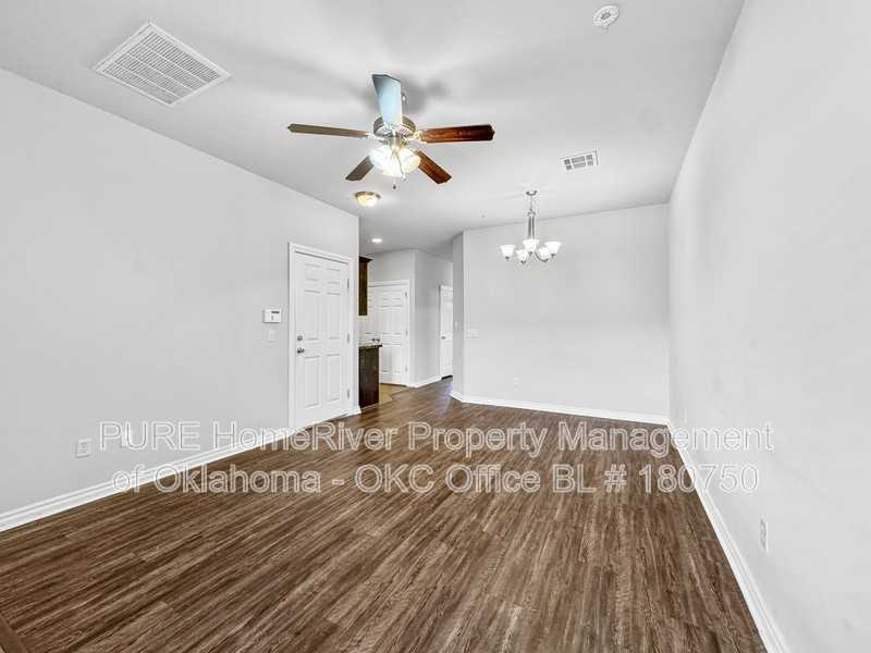 922 Sw 92nd St - Photo 2 of 23