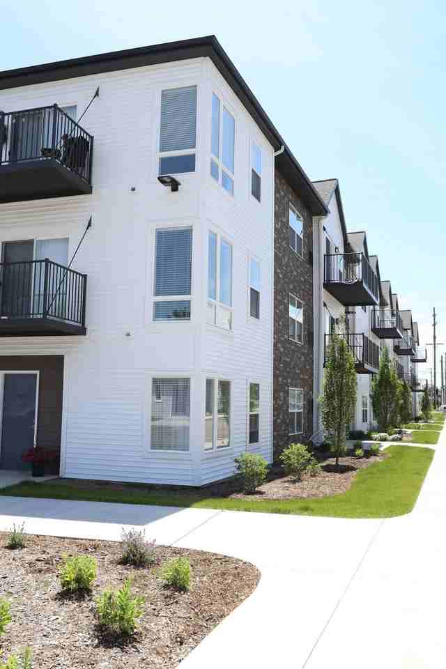 Lakewood Place Apartment Village - Photo 2 of 28
