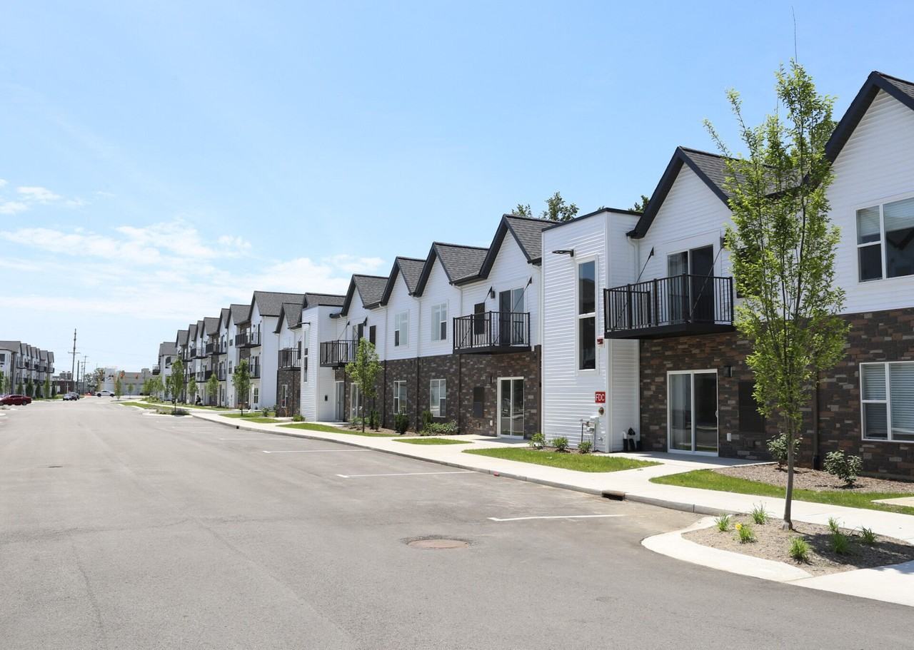 Lakewood Place Apartment Village - Photo 6 of 28