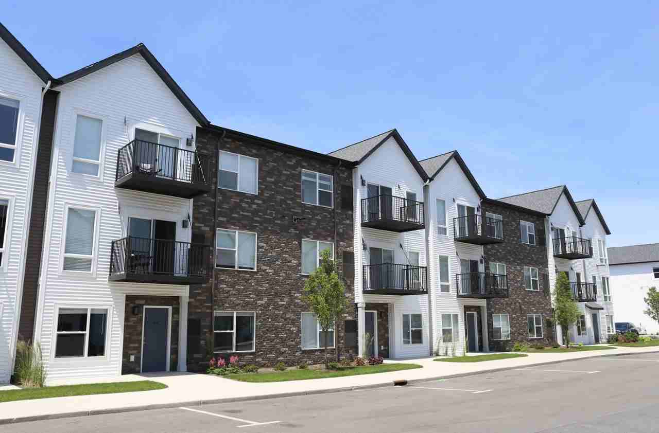Lakewood Place Apartment Village - Photo 7 of 28