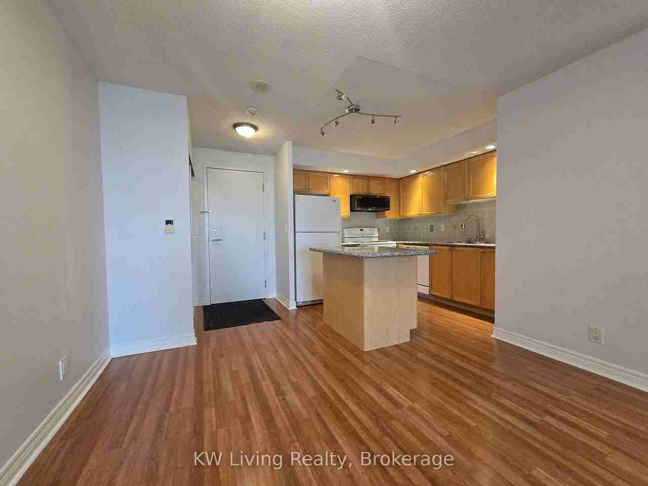 33 Cox Boulevard #701 - Photo 3 of 18