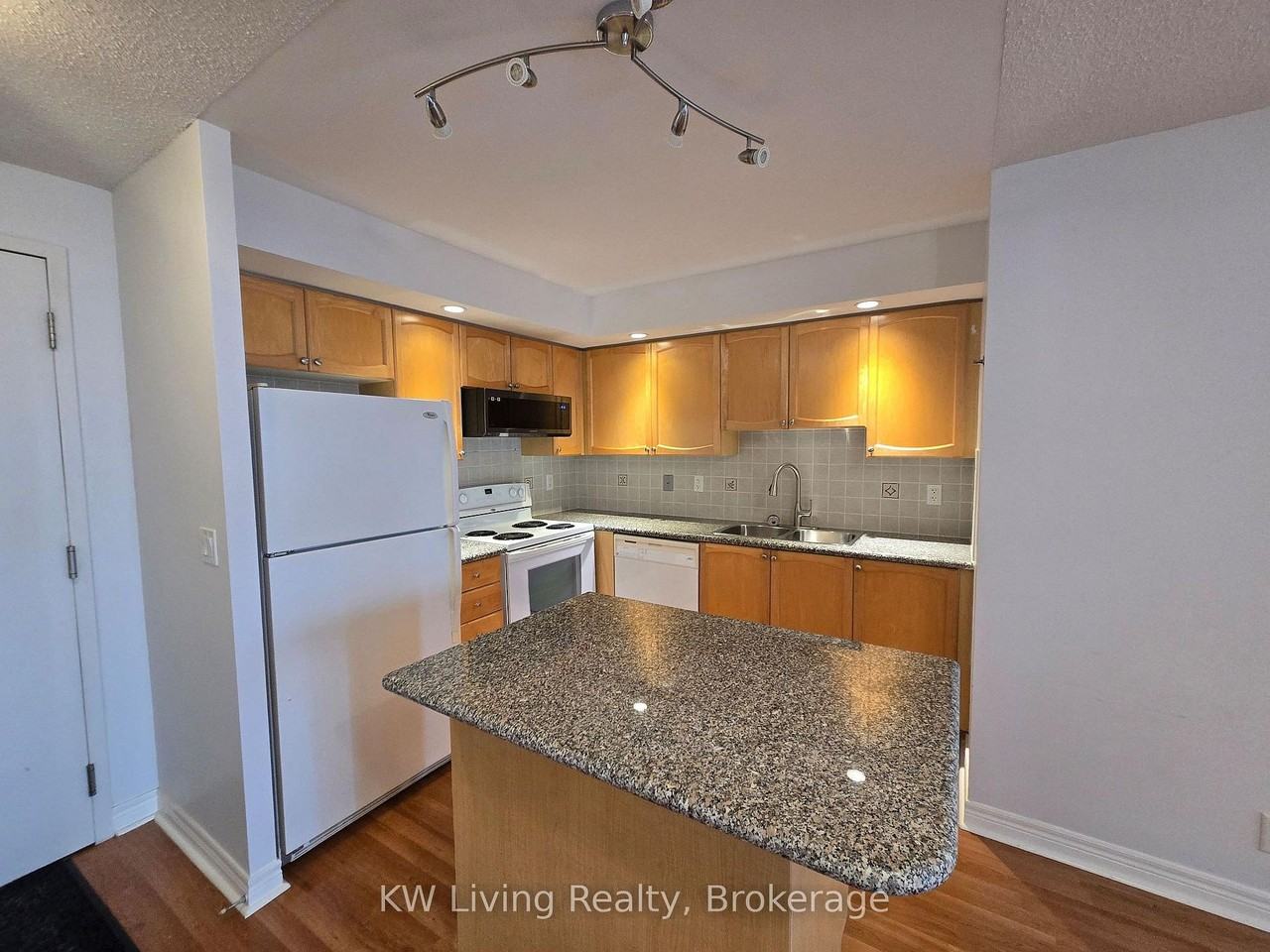 33 Cox Boulevard #701 - Photo 2 of 18