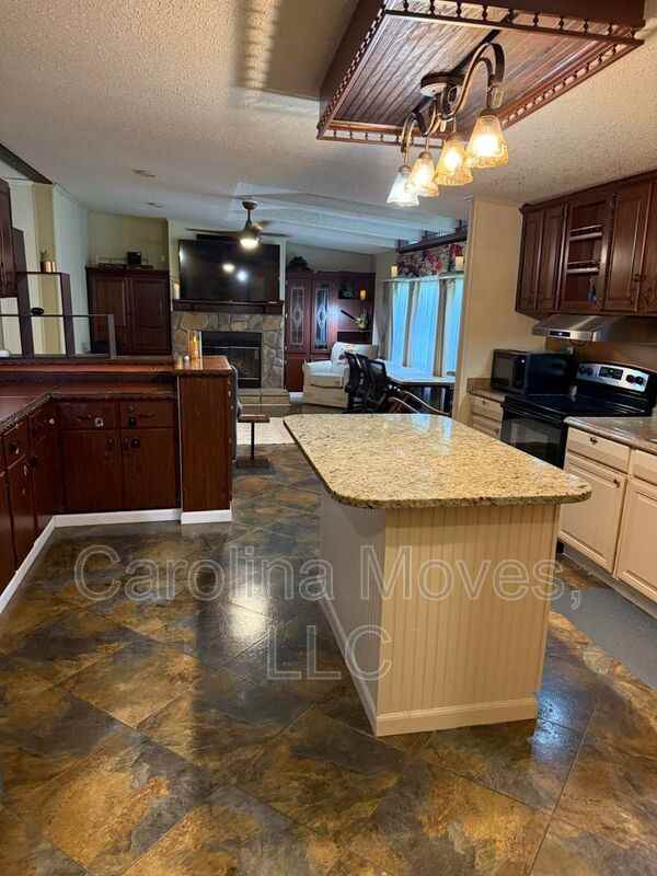 906 Rolling Meadows Rd - Photo 5 of 22