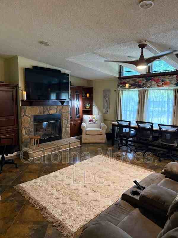 906 Rolling Meadows Rd - Photo 7 of 22