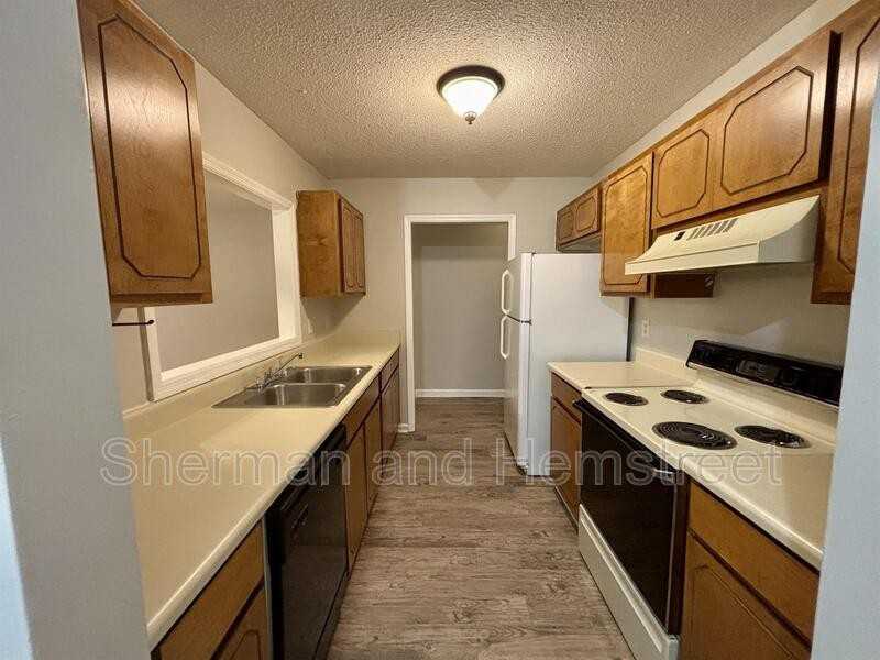 406 Commons Dr #406 - Photo 3 of 16