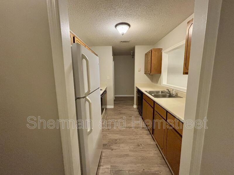 406 Commons Dr #406 - Photo 4 of 16
