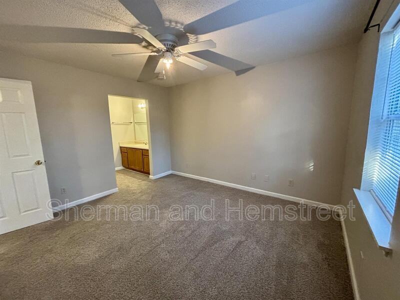 406 Commons Dr #406 - Photo 6 of 16