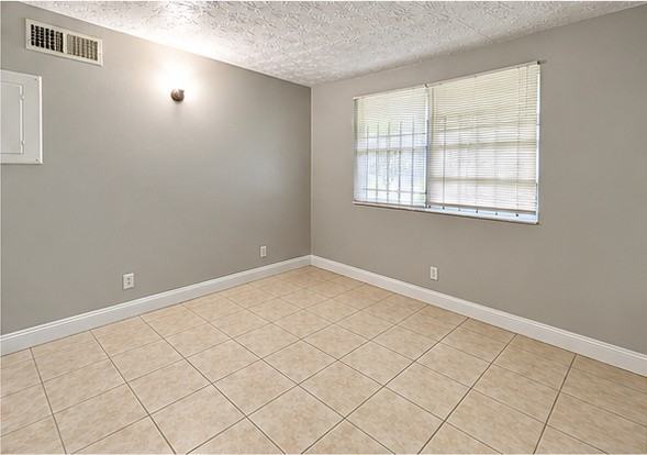 Aria - 1085 Saint Clair St. #3 - Photo 4 of 10